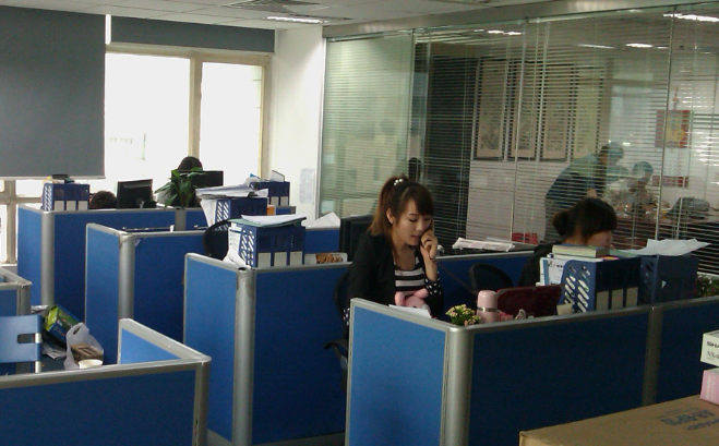 企业官网与小程序开发选型要点：上海红莫洛网络科技技术方案解读