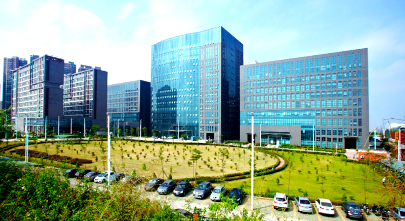 2025年企业官网与小程序开发技术选型要点及趋势分析